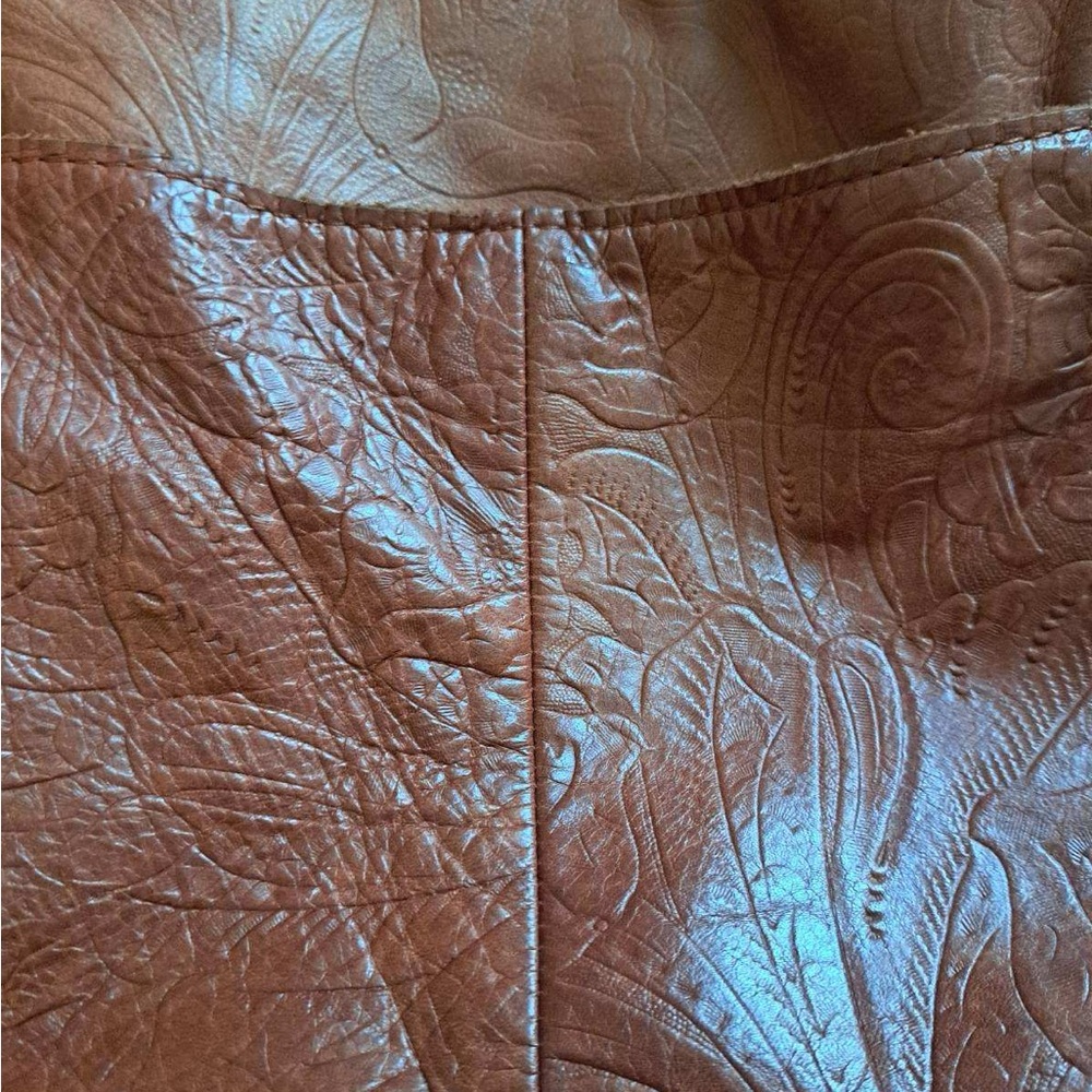 Elegant Brown Tooled Leather Shoulder Bag - Picture 6 of 13